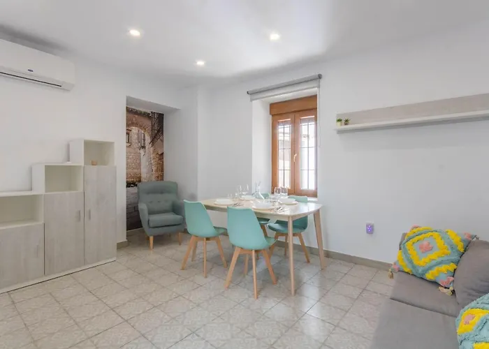 Miguel De Cervantes Centro *